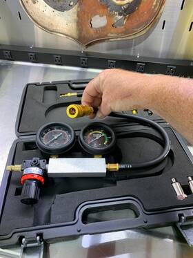 Mpn1mfk2022-c1 Branded Cylinder Leak Down Tester Automotive Engine Compression And Leakage Dual Gauge Kit