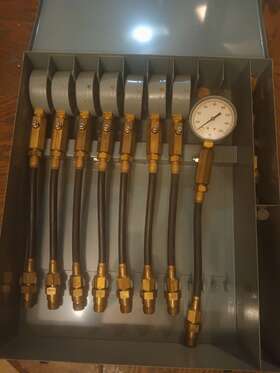 2660-f Century 9 Cylinder Tool Co. Compression Test Set Model With Metal Case