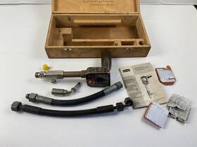 289d Moto Meter Vintage Compression Tester Diesel Type W Paper Wooden Box