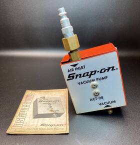 Act-28 Snap-on Vintage Vacuum Pump With Manual Untested