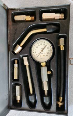 21077-2065 Stewart Thomas Vintage Stewart-thomas Ind. Automotive 0-300 Psi Gauge Kit In Steel Case Usa
