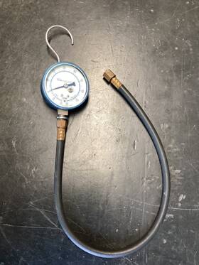 No.0309-0093 Sun Electric Corp. Vintage Vacuum Pressure Testing Gauge With Hose